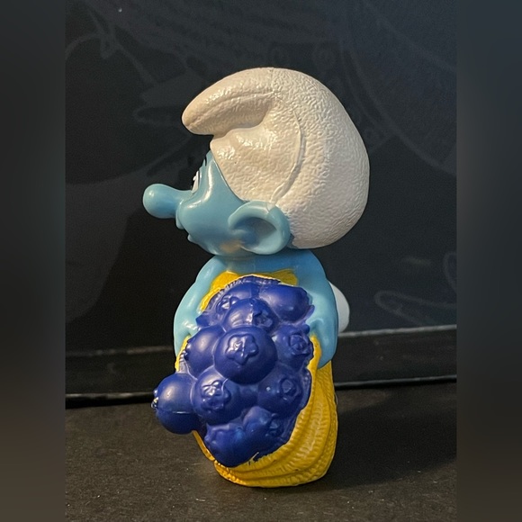 2011 McDonalds The Smurfs Greedy Smurf Figure - Picture 5 of 5